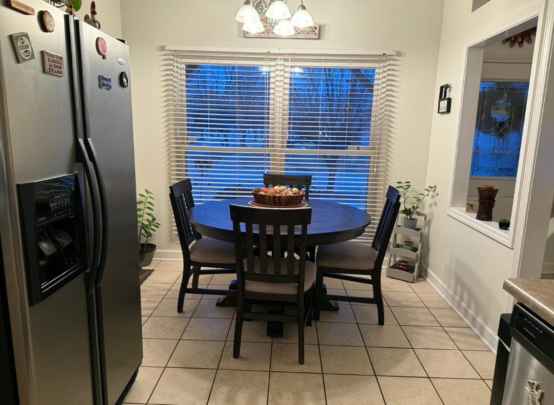 352DanburyDrive 65475 18