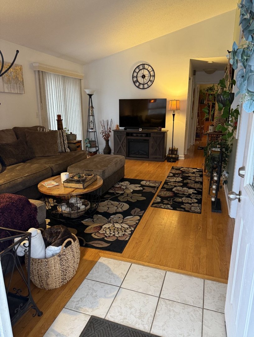 352DanburyDrive 65475 14