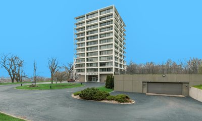 1337 21st Ave #6a, Rock Island, IL 61201