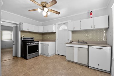 20 1622 E Cornell Ave Springfield IL 62703 Kitchen IMG 6369