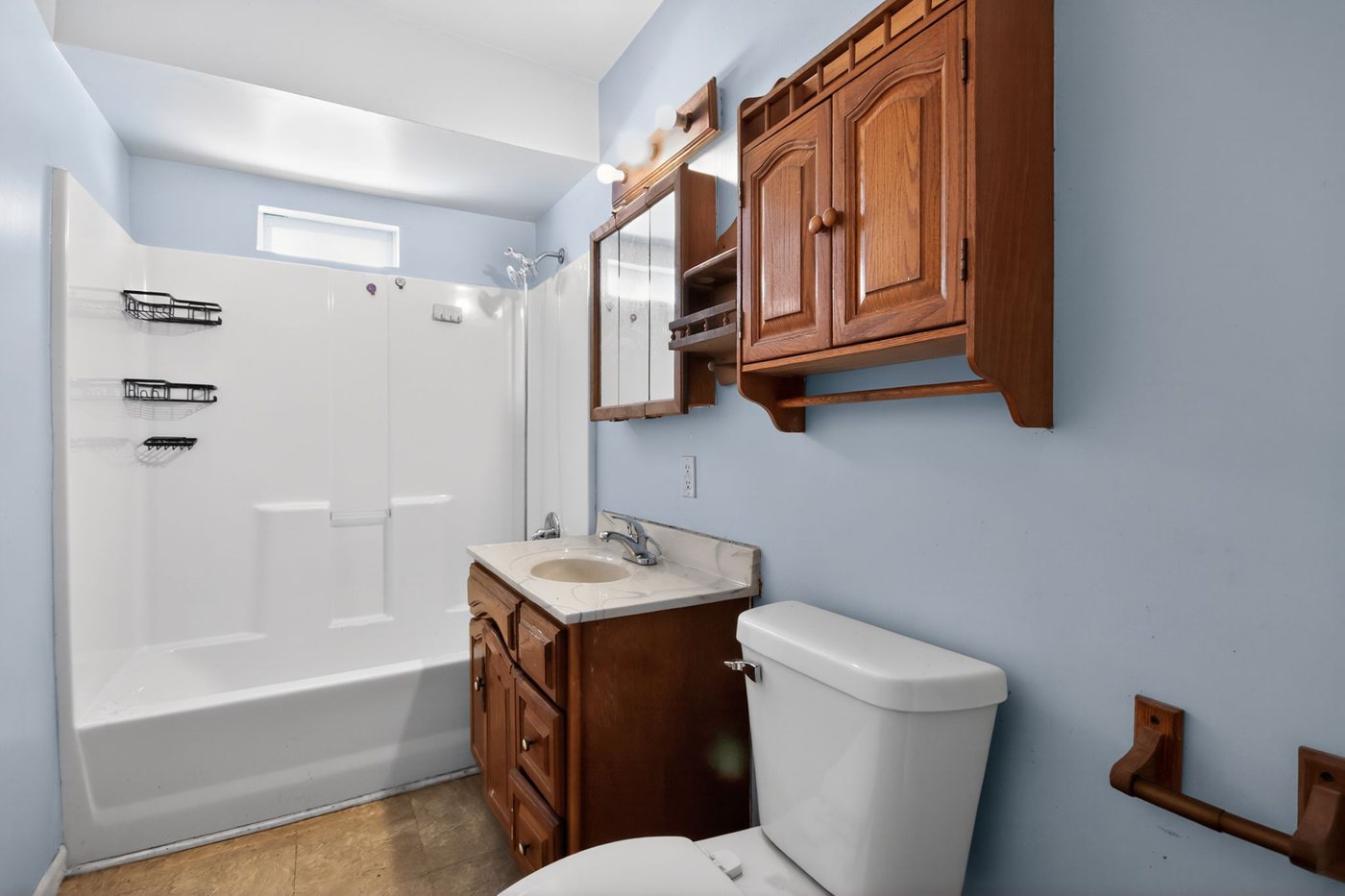 24 1622 E Cornell Ave Springfield IL 62703 Bathroom IMG 6376