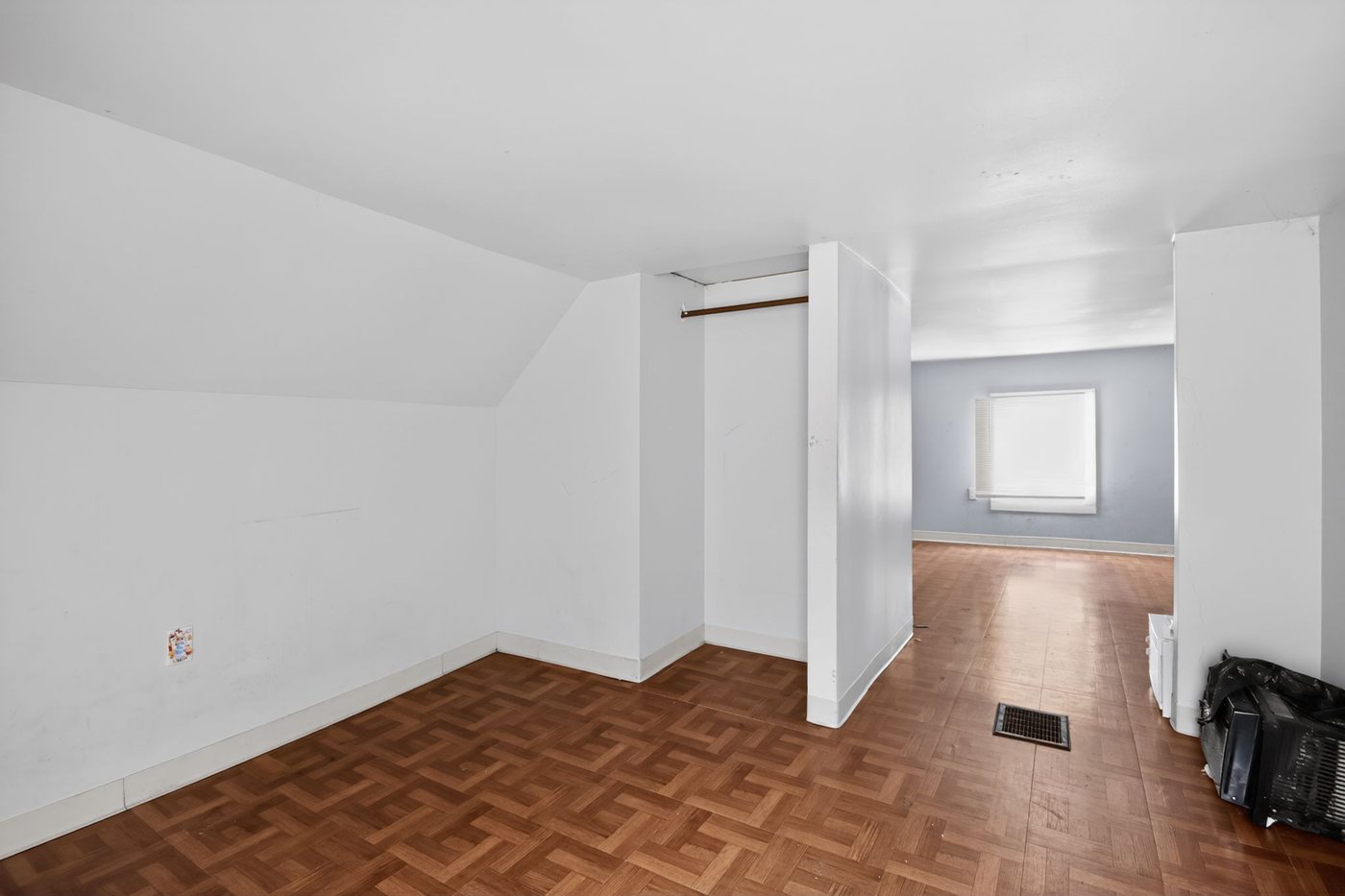 28 1622 E Cornell Ave Springfield IL 62703 Others IMG 6380