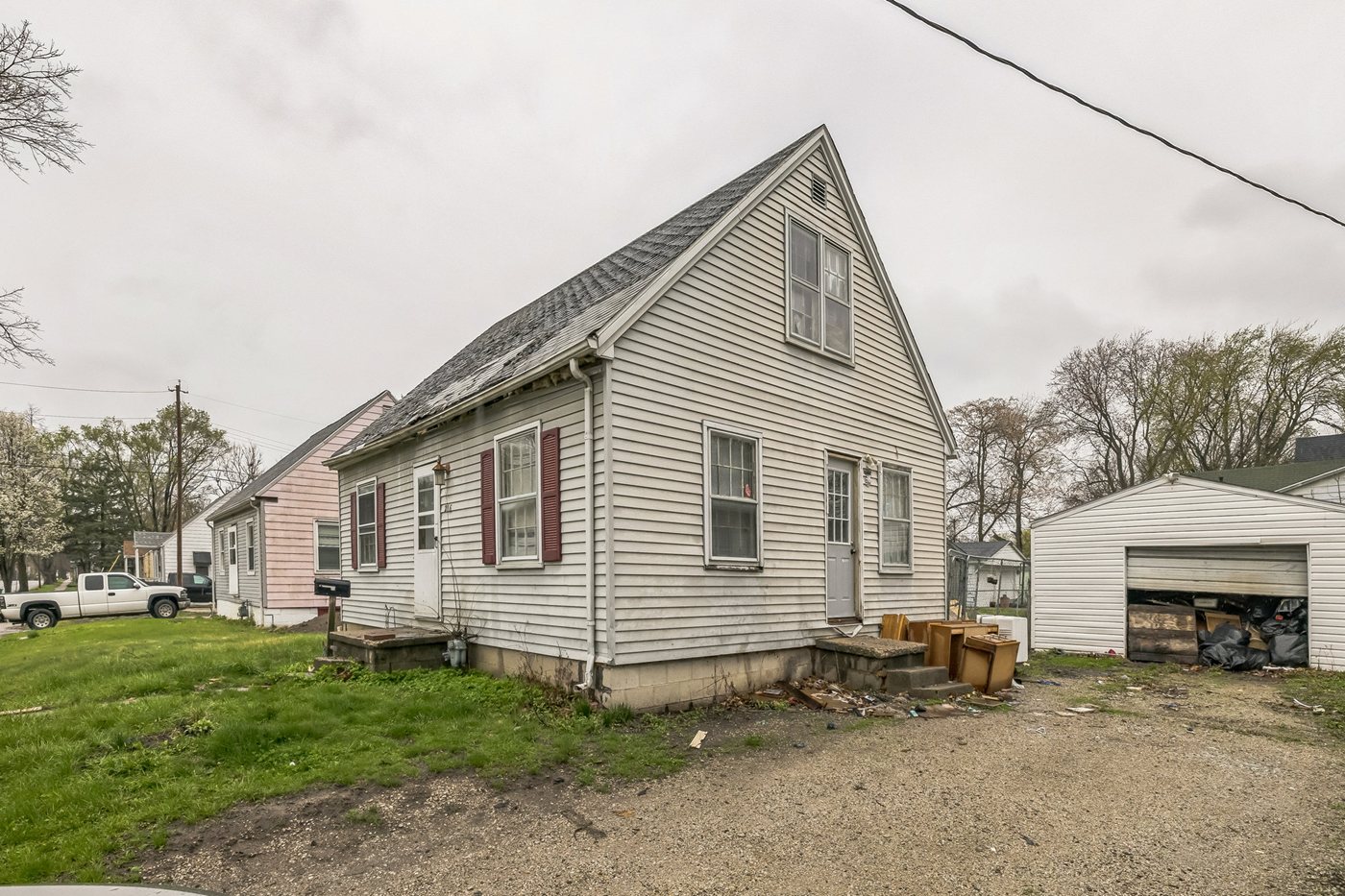 01 216 W Garfield Ave Decatur IL 62526 Exterior 645A4889