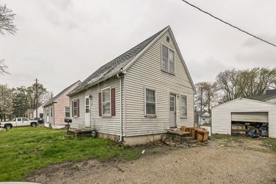 216 W Garfield Ave, Decatur, IL 62526