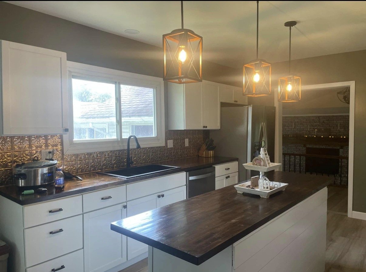 2305N1025thSt 67671 5