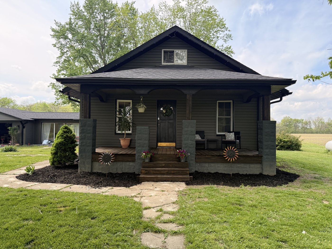 2305N1025thSt 67671 1