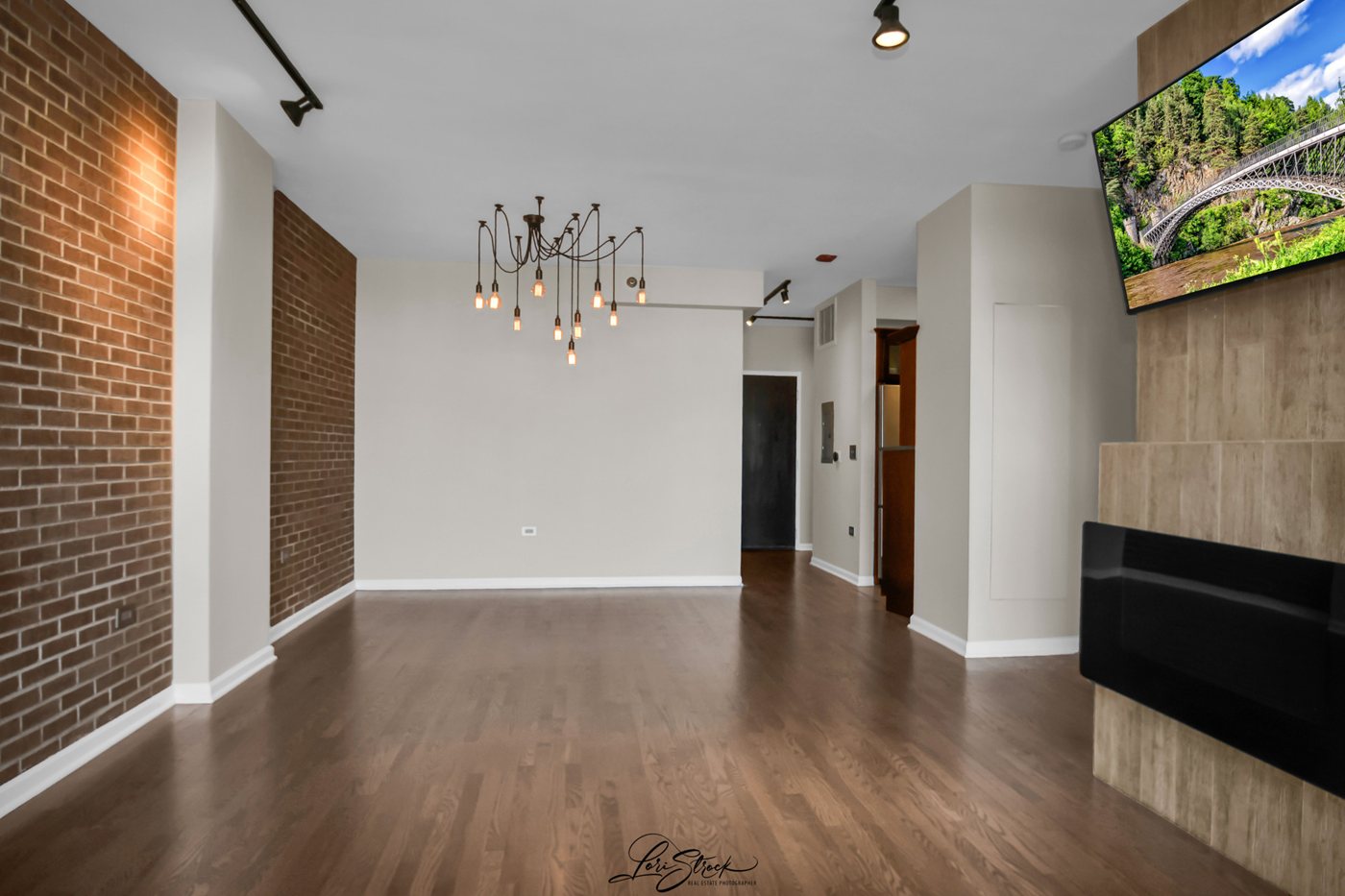 3232NHalstedSt 66211 6
